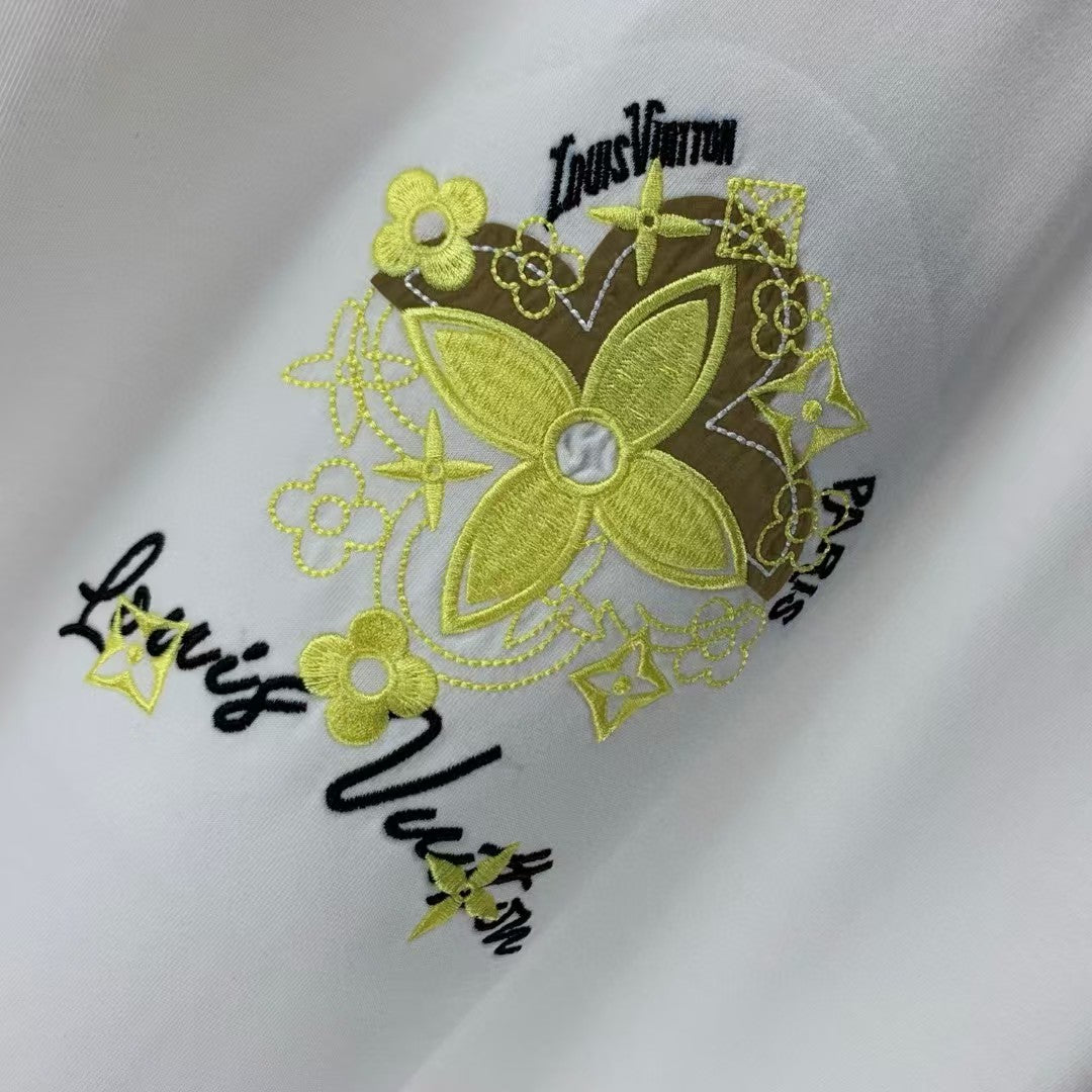 Embroidered round neck T-shirt with adhesive tape