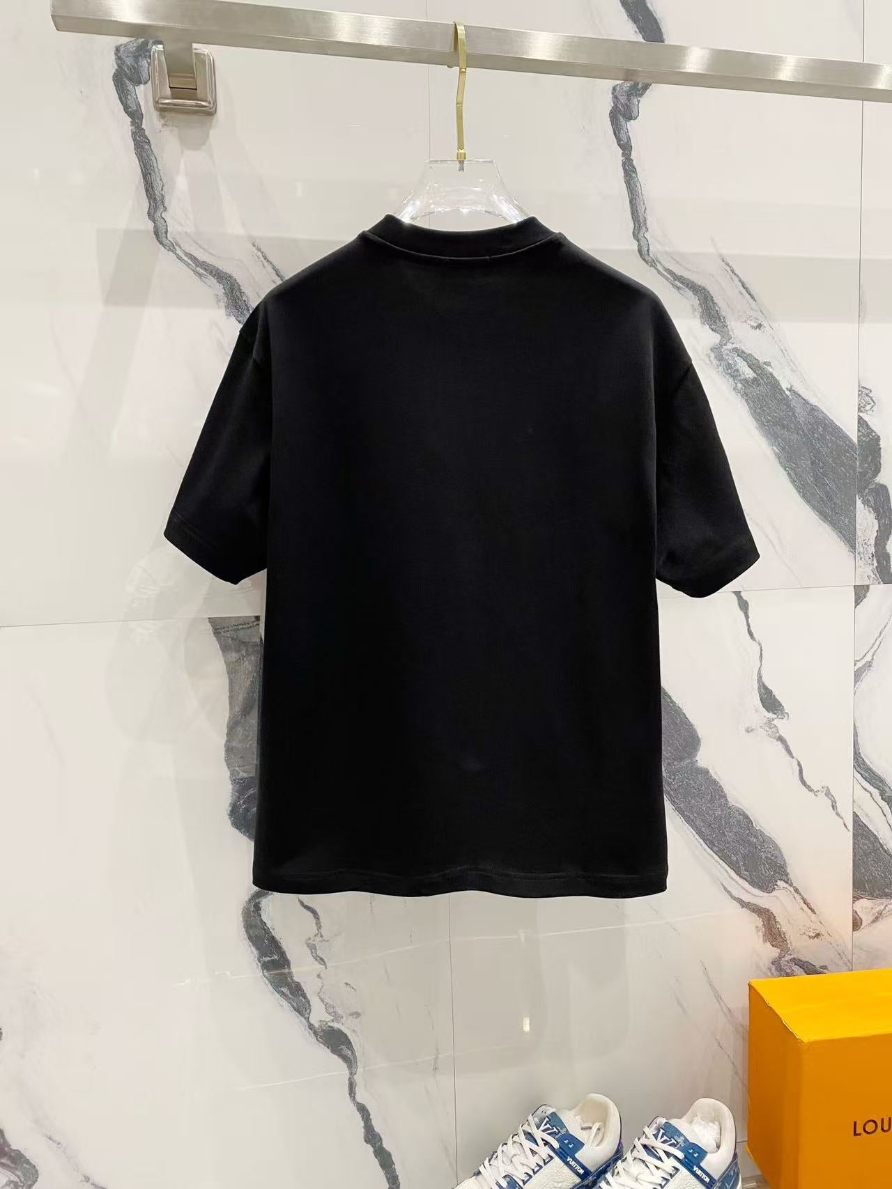 Embroidered round neck T-shirt