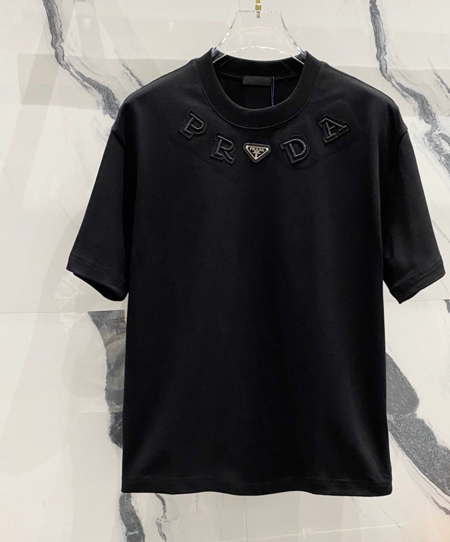 Embroidered round neck T-shirt
