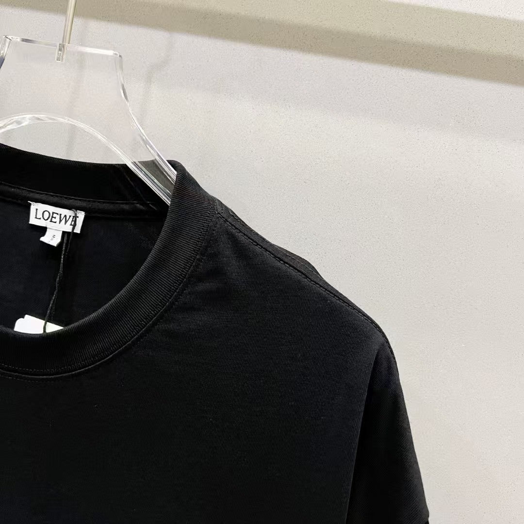 Round neck short sleeved T-shirt