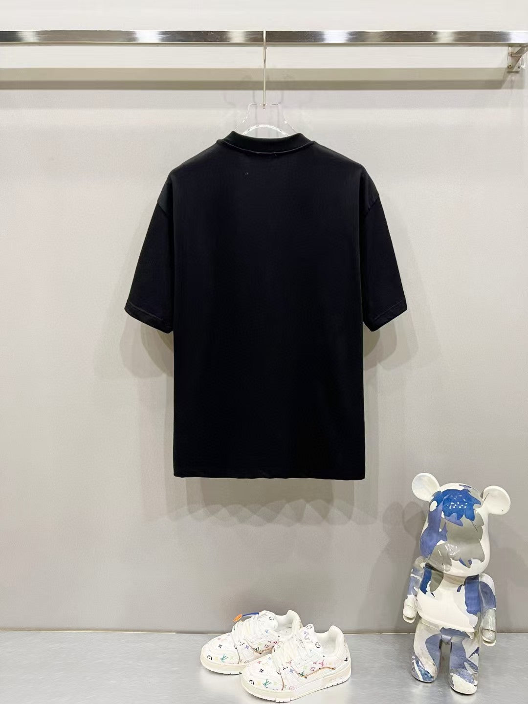 Round neck short sleeved T-shirt