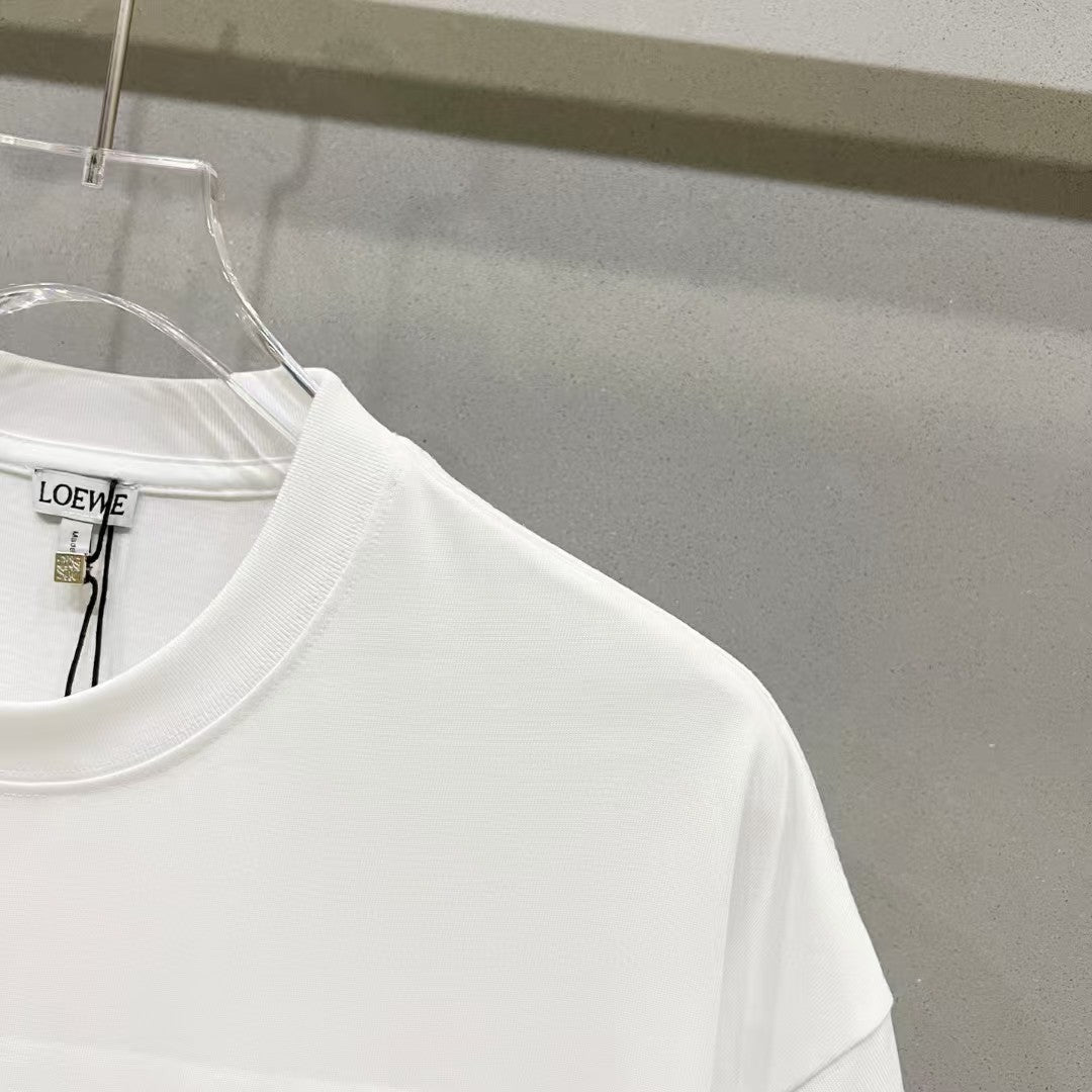 Round neck short sleeved T-shirt