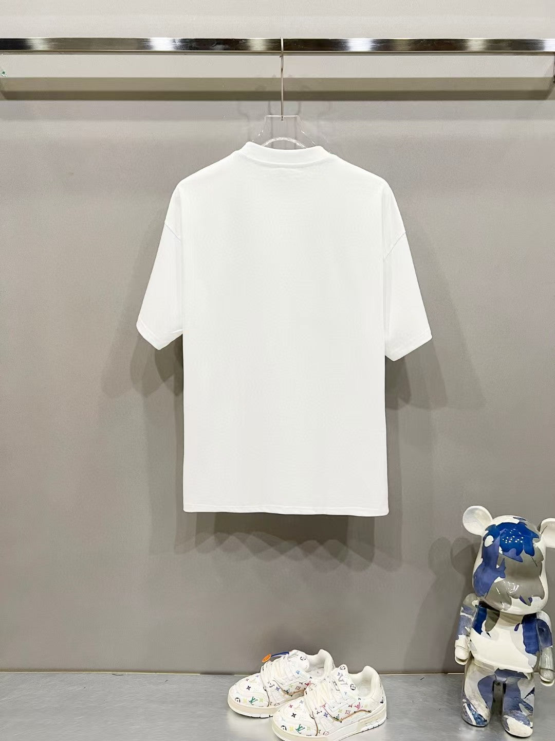 Round neck short sleeved T-shirt