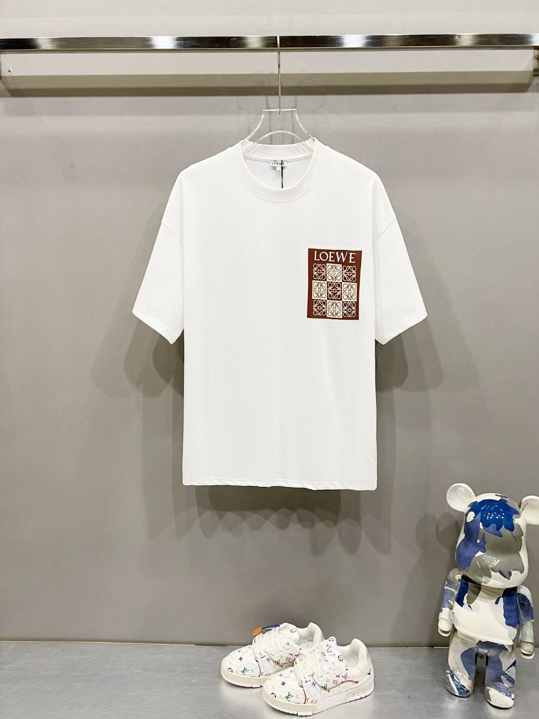 Round neck short sleeved T-shirt