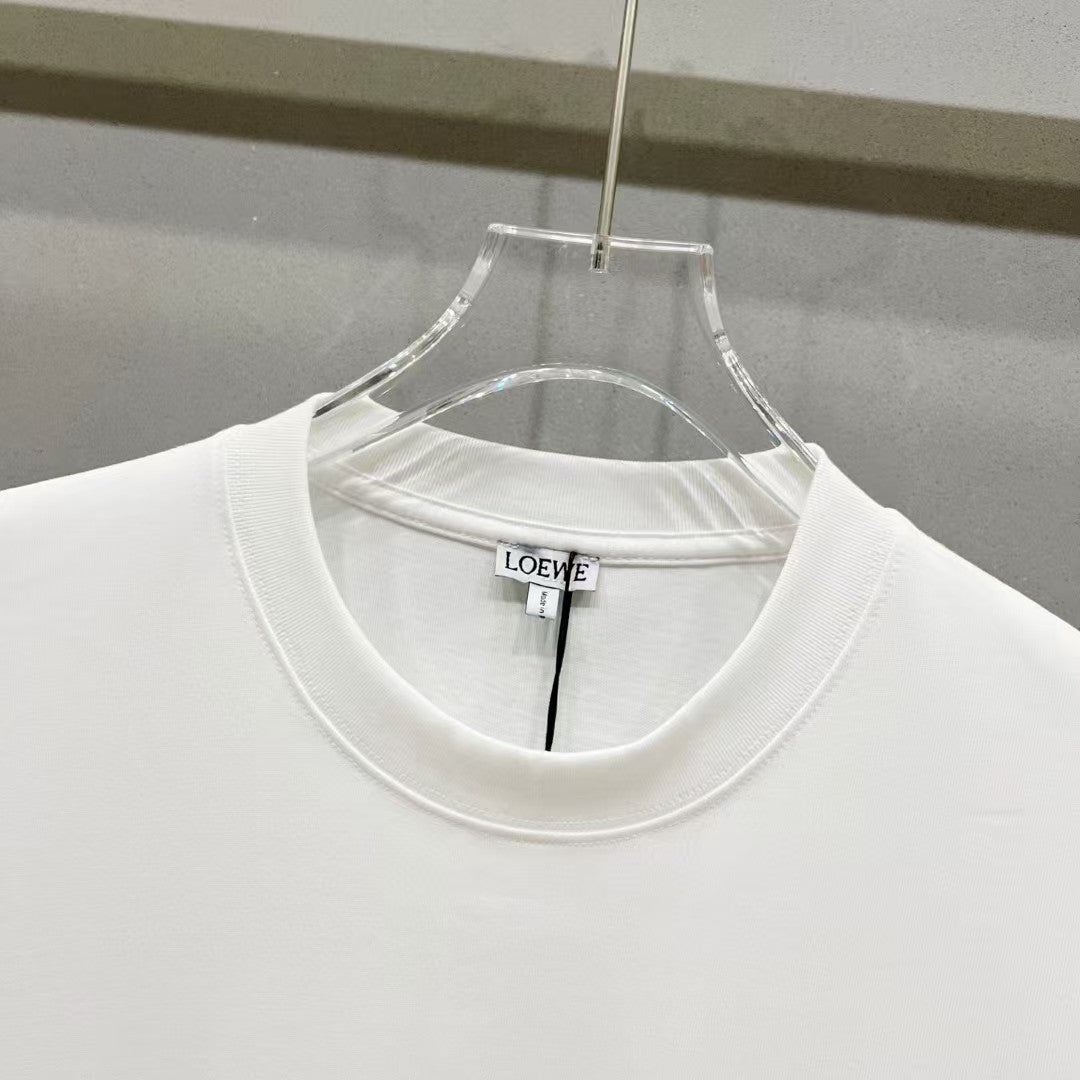 Round neck short sleeved T-shirt