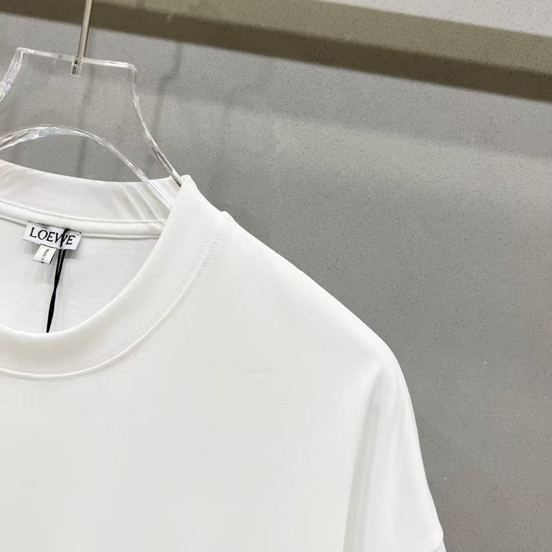 Round neck short sleeved T-shirt