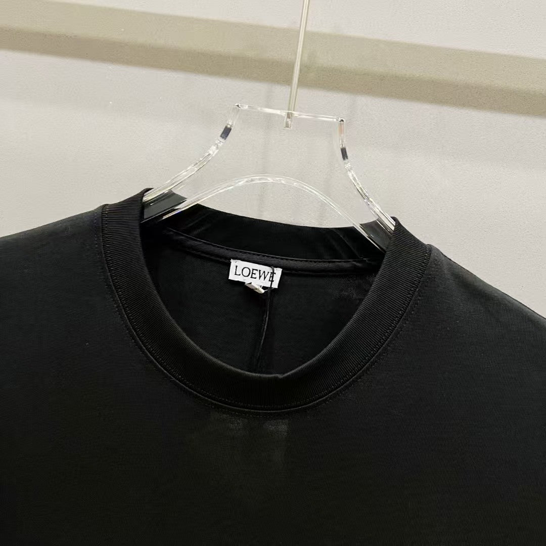 Round neck short sleeved T-shirt