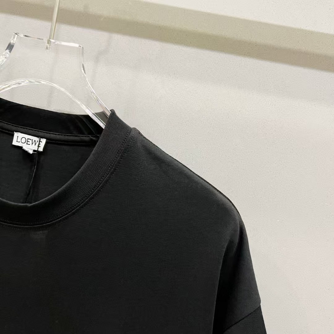 Round neck short sleeved T-shirt
