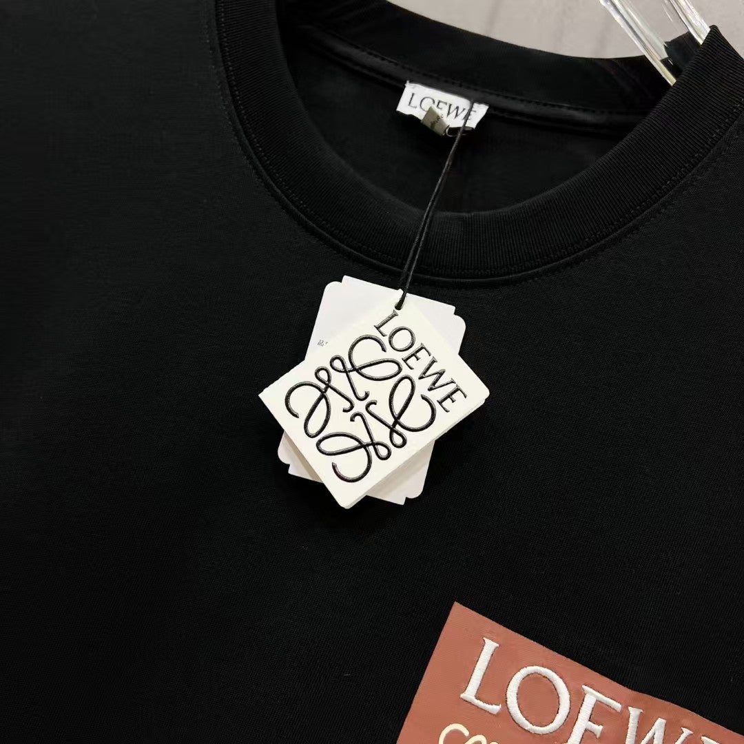 Round neck short sleeved T-shirt