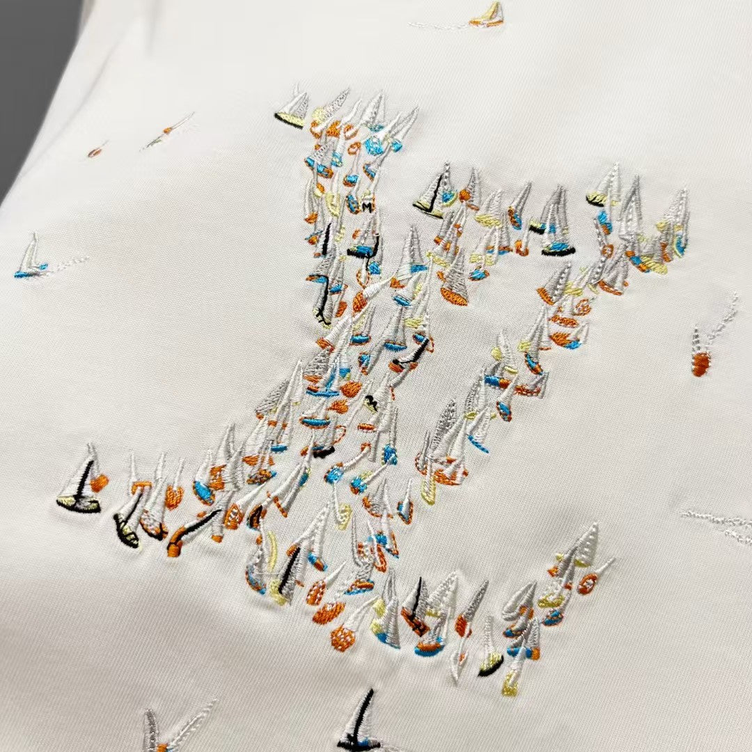 Embroidered round neck short sleeved T-shirt