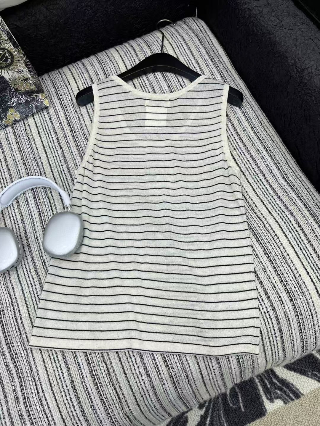 knitted vest