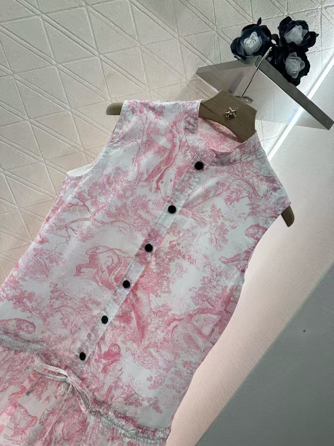 Stand up collar sleeveless printed vest skirt