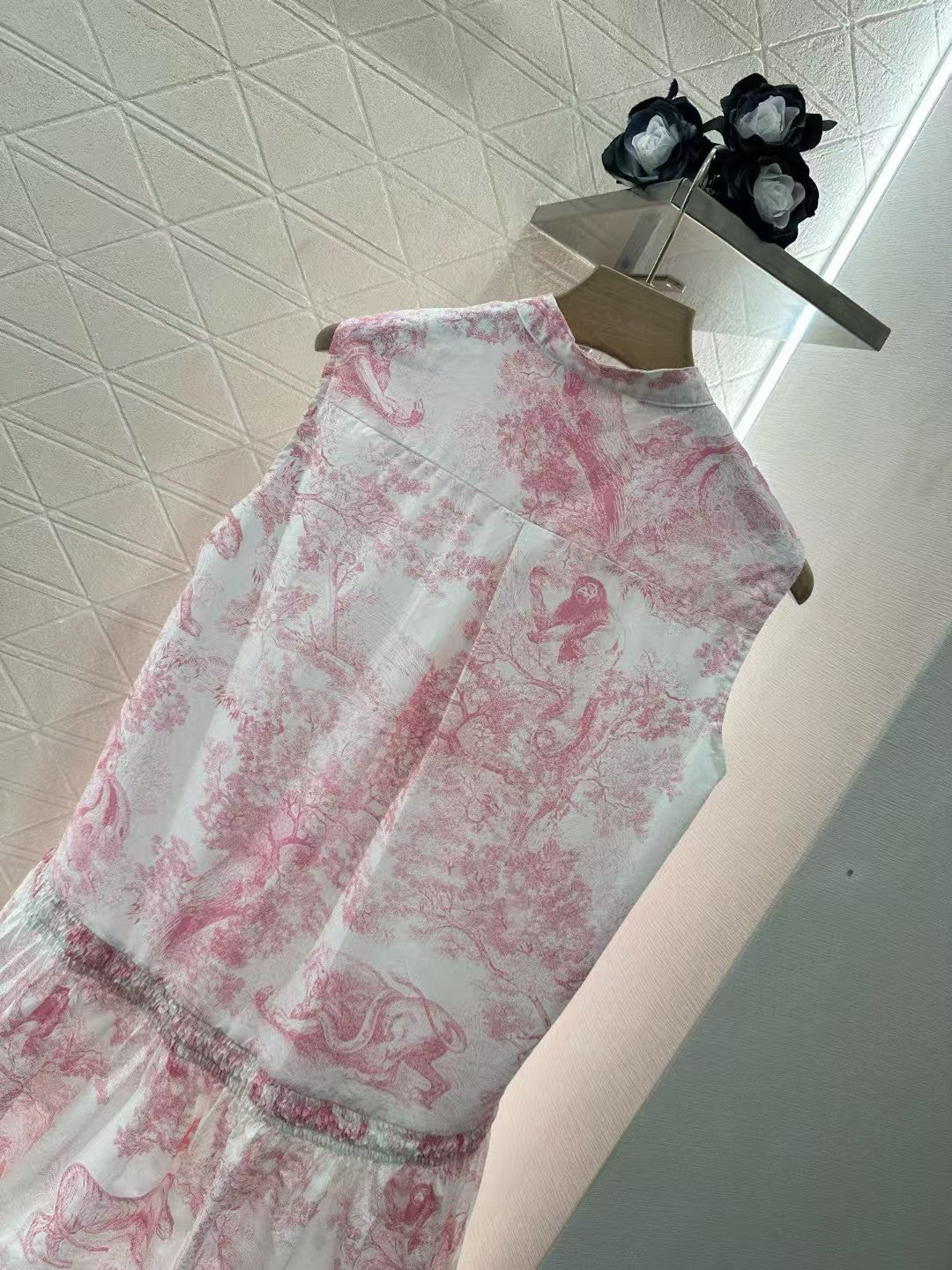 Stand up collar sleeveless printed vest skirt