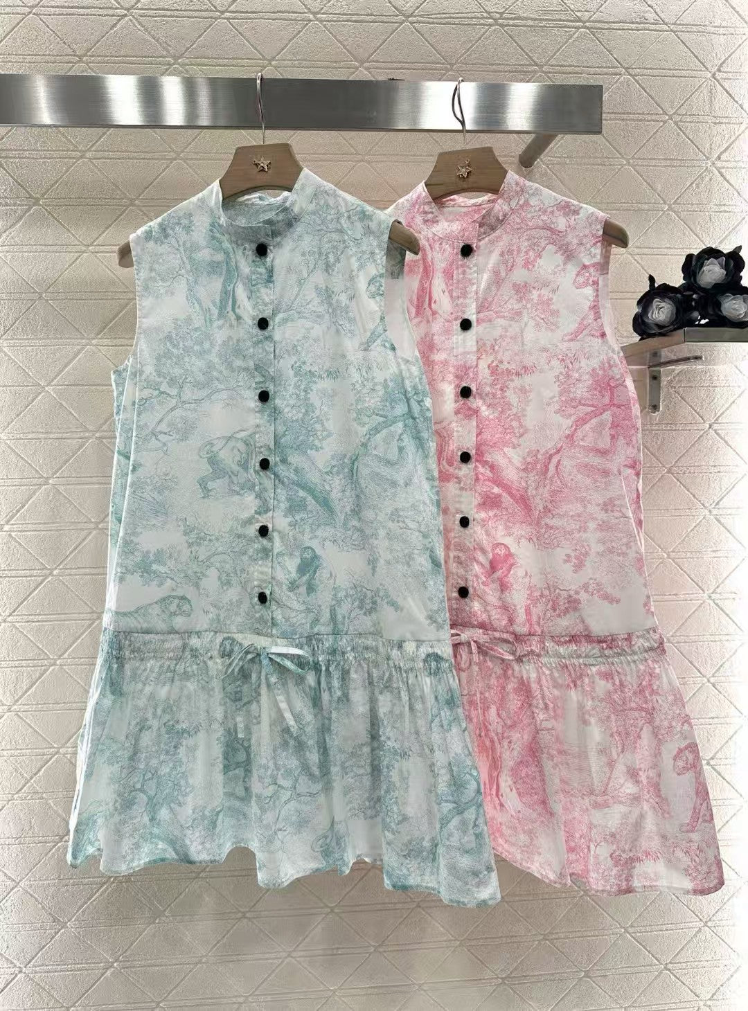 Stand up collar sleeveless printed vest skirt