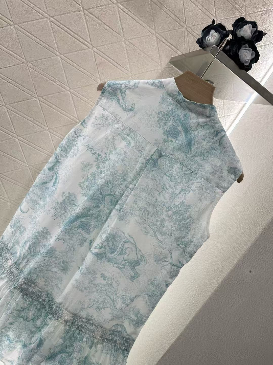 Stand up collar sleeveless printed vest skirt