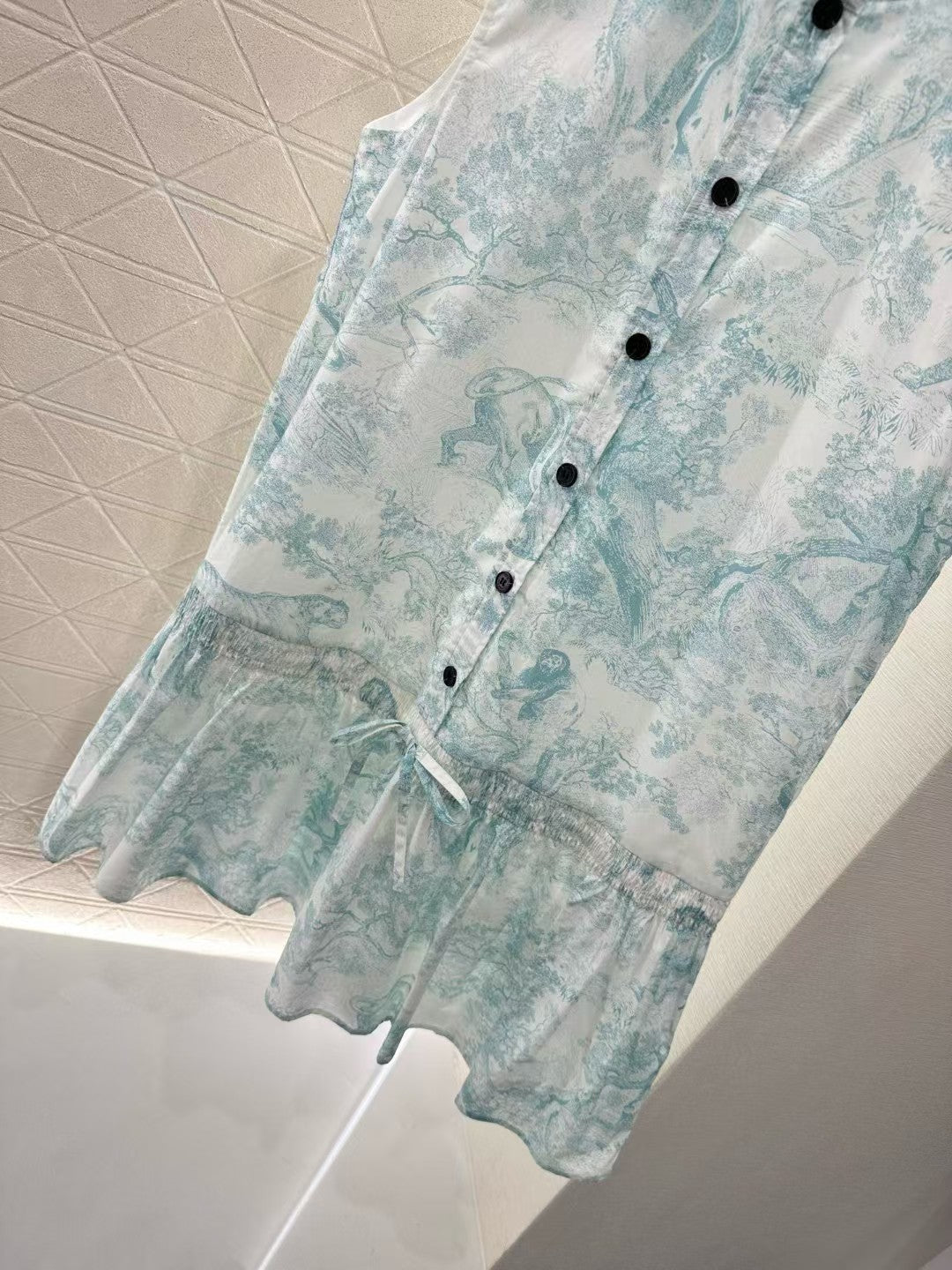 Stand up collar sleeveless printed vest skirt