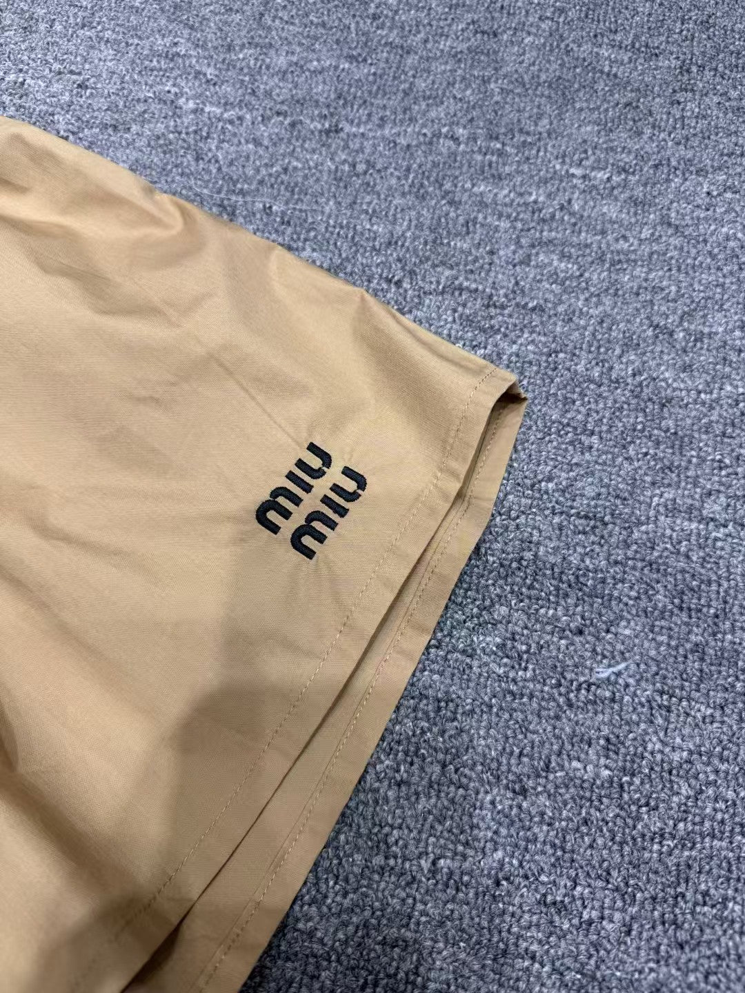 Short sleeved suit