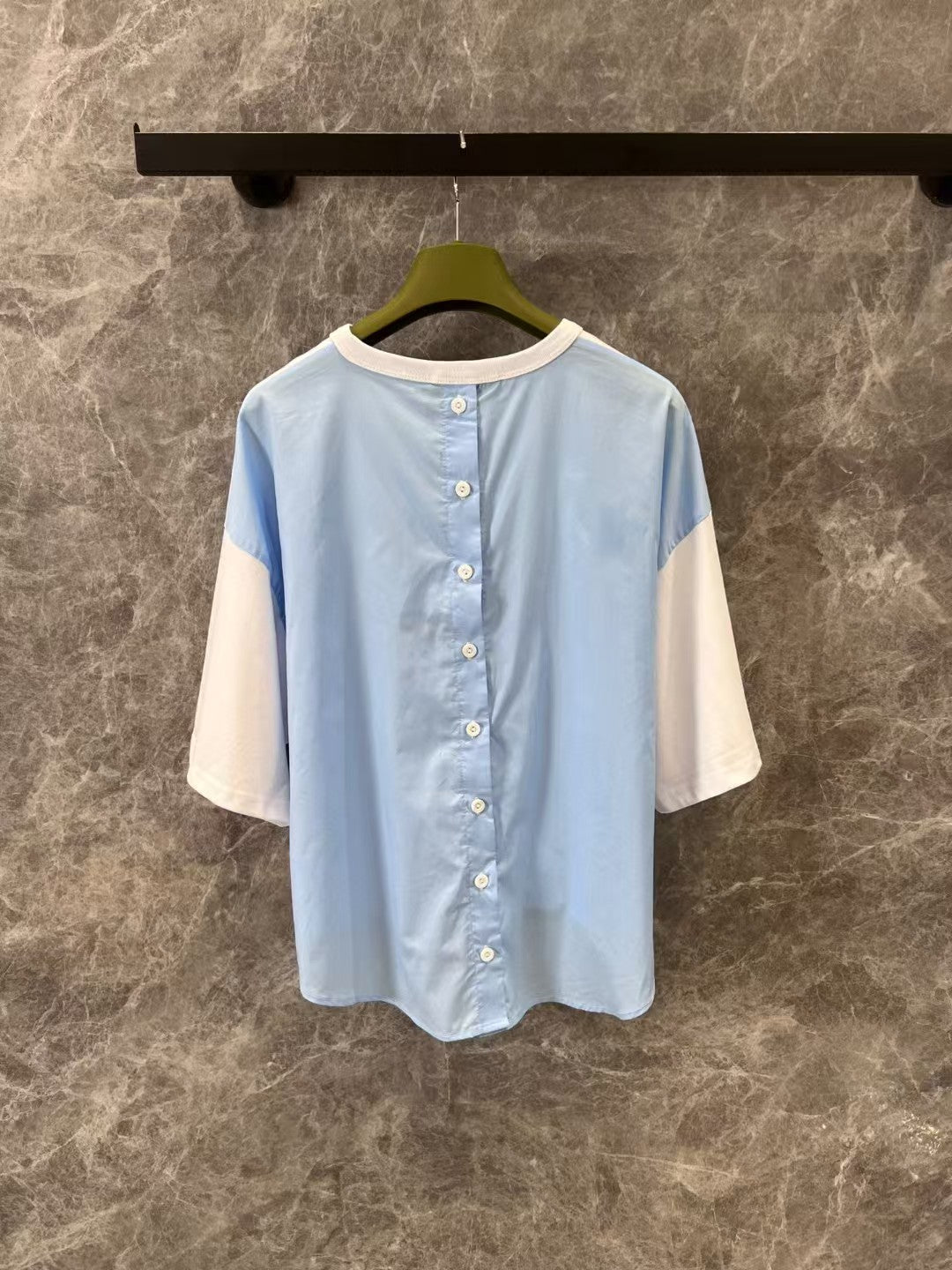 Letter sticker embroidered color blocked round neck short sleeved T-shirt