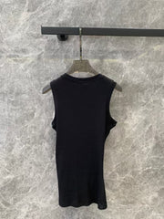 Pebble gold buckle pinching pleat waist cotton vest