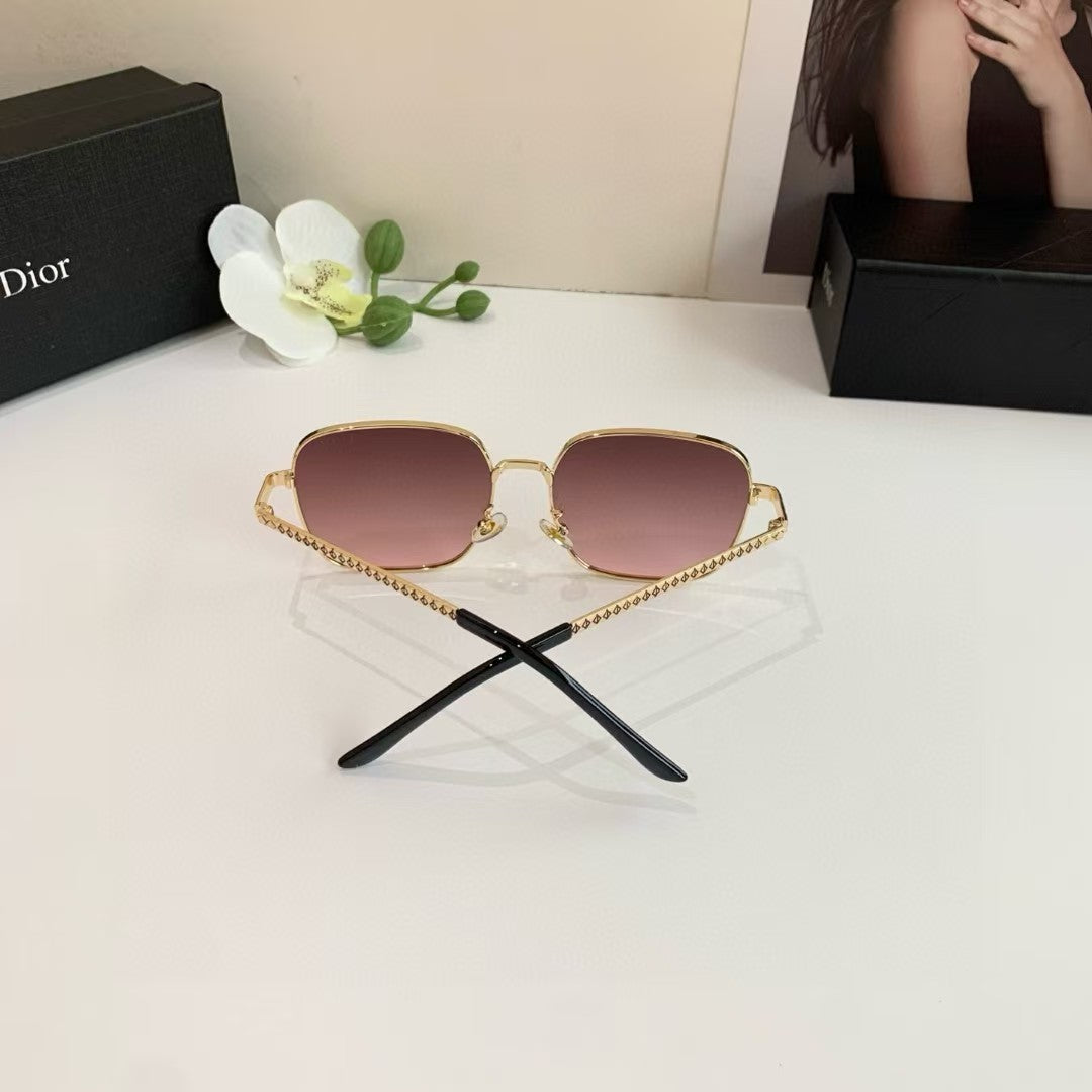 Metal framed sunglasses