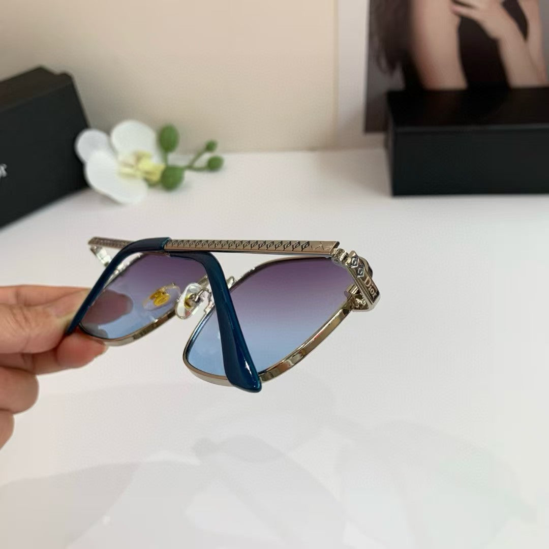 Metal framed sunglasses