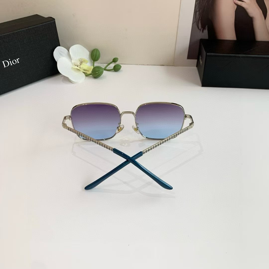 Metal framed sunglasses