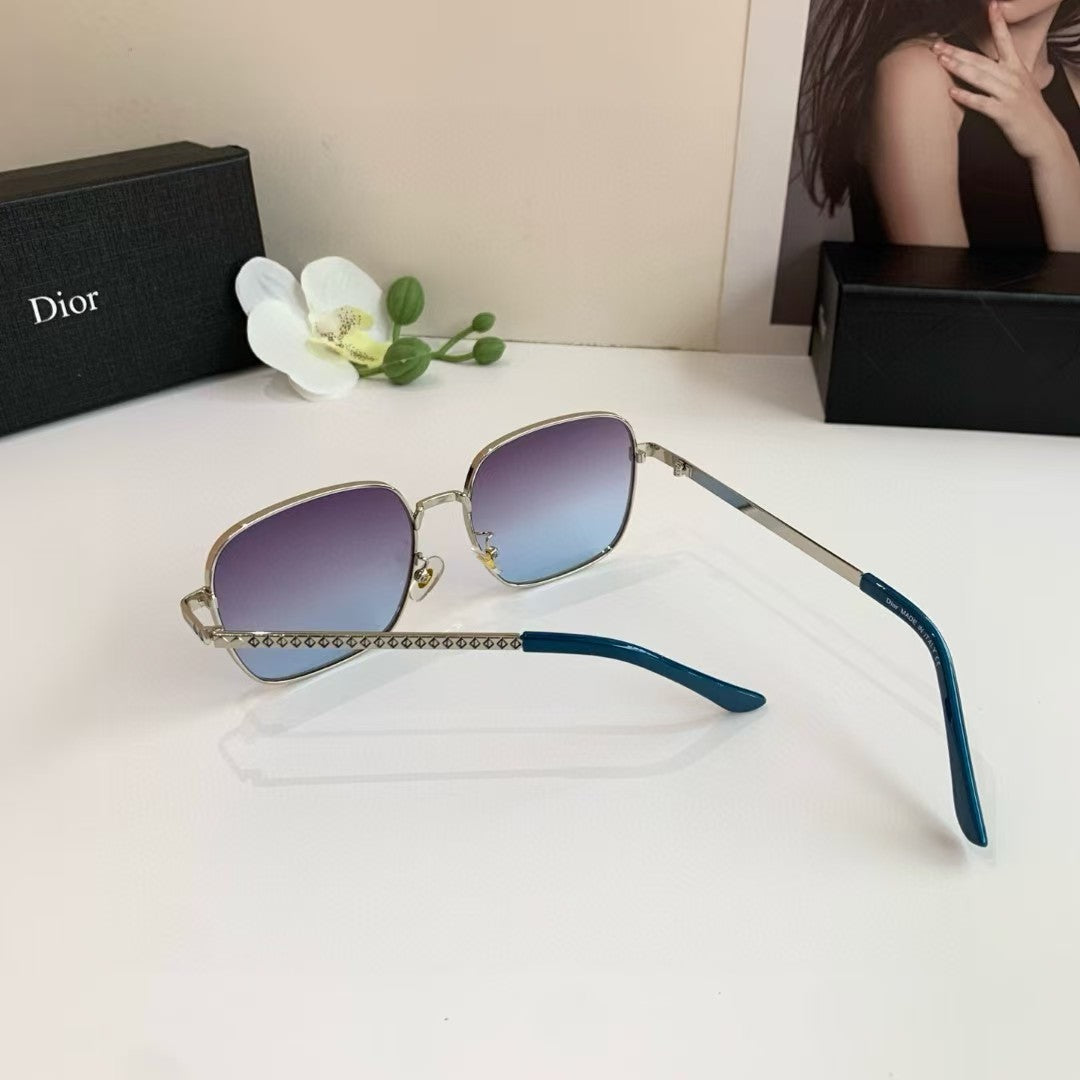 Metal framed sunglasses