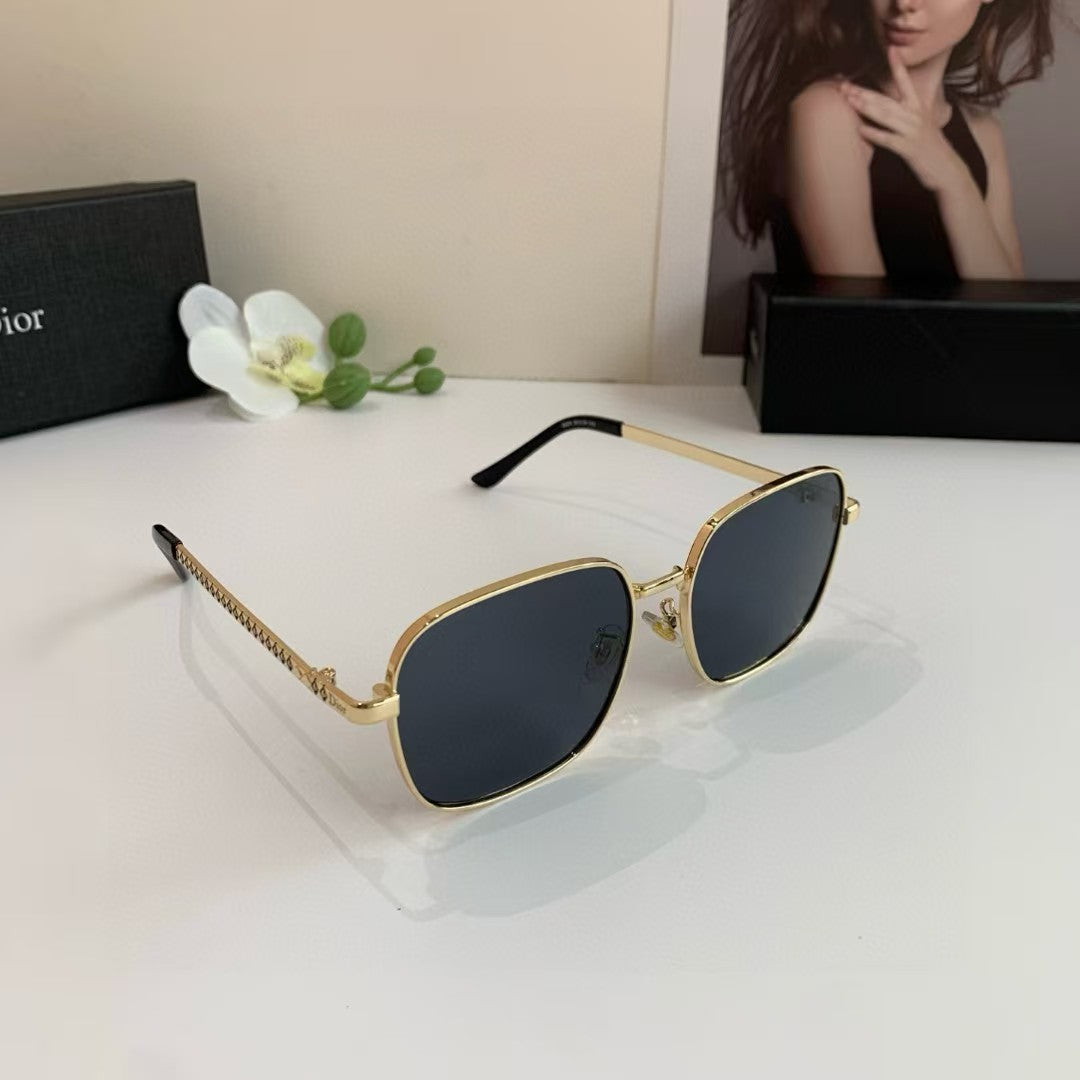 Metal framed sunglasses