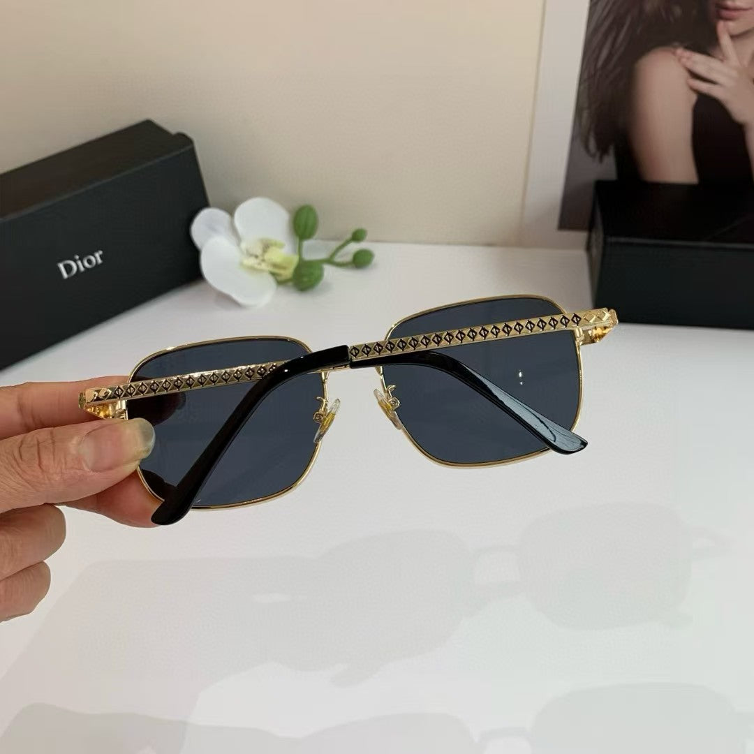 Metal framed sunglasses