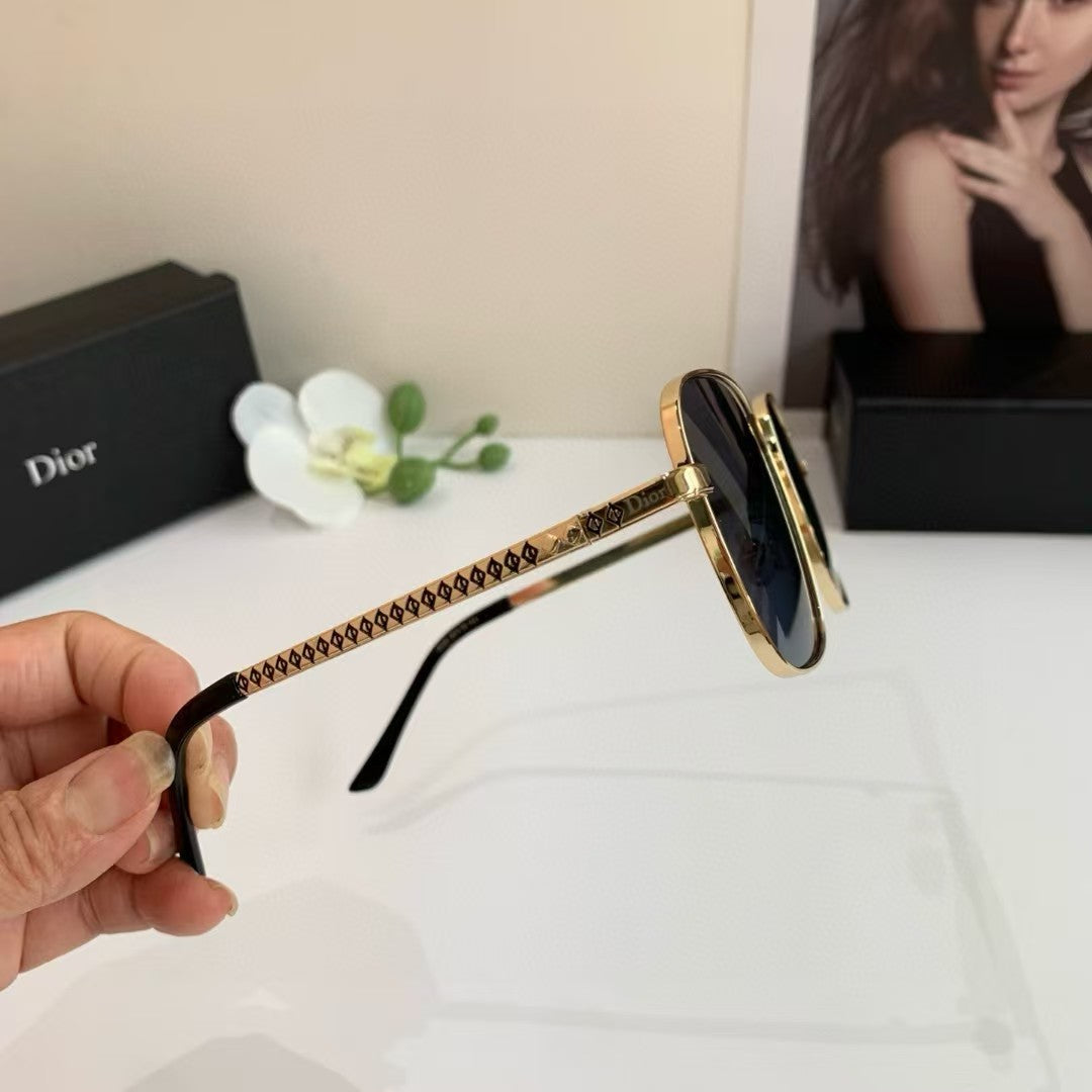 Metal framed sunglasses