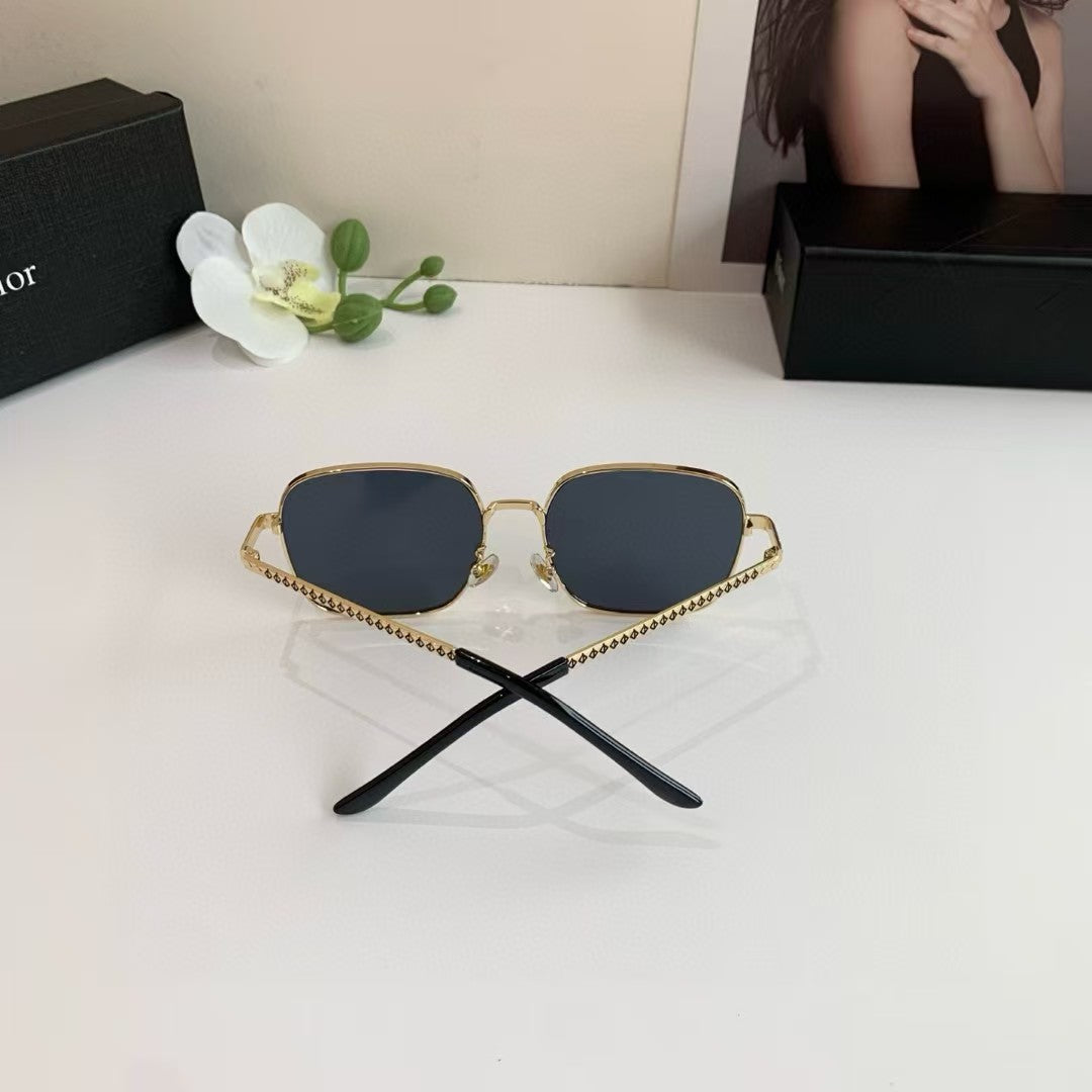 Metal framed sunglasses