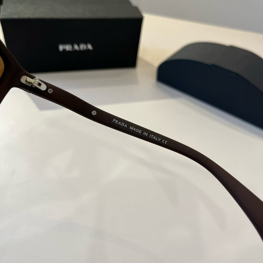Sports sunglasses