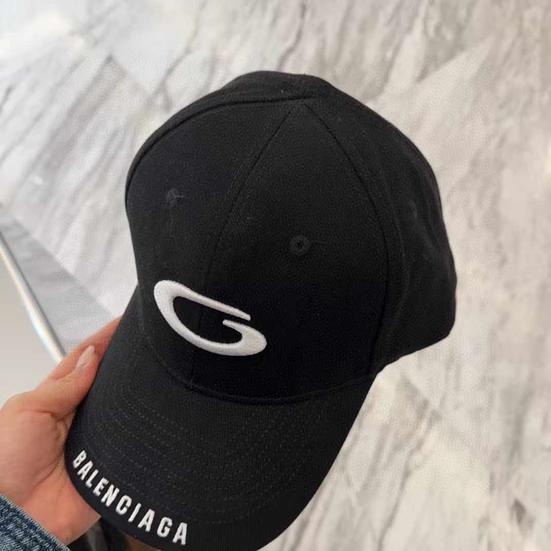 Embroidered letter new baseball cap