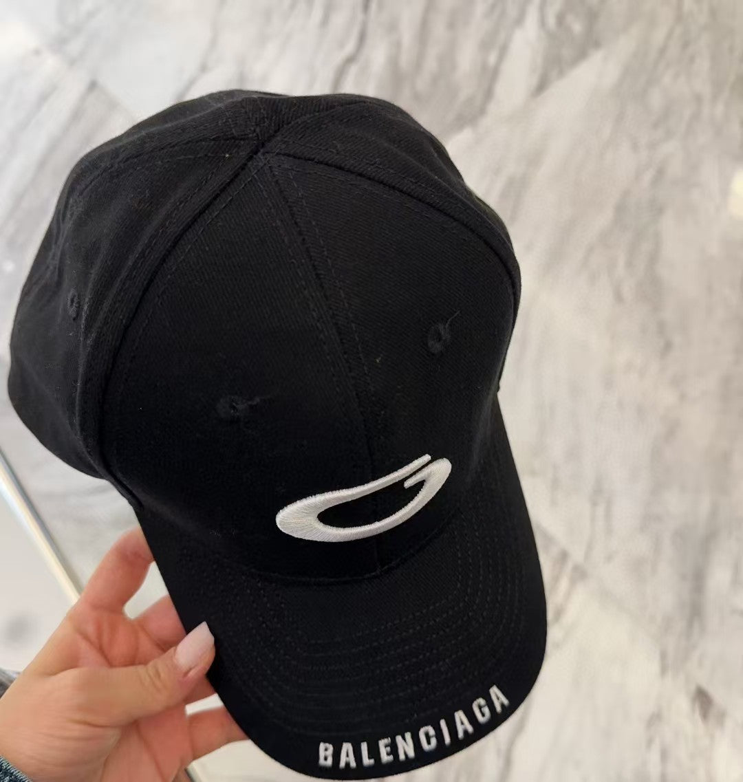 Embroidered letter new baseball cap