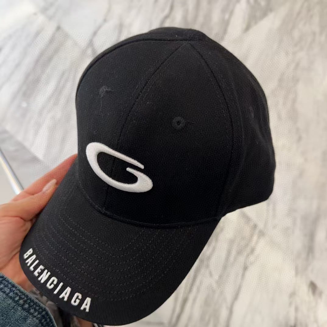 Embroidered letter new baseball cap
