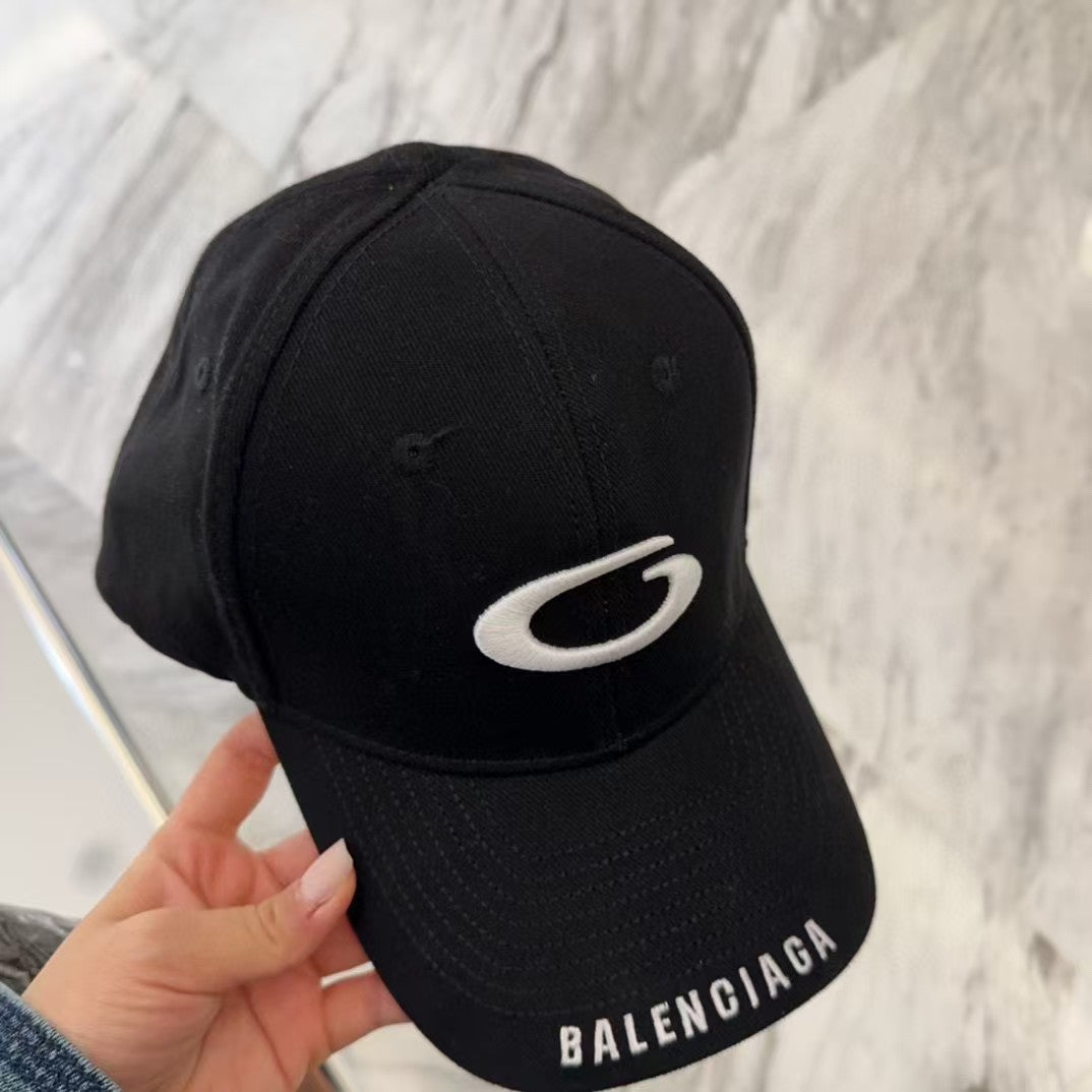 Embroidered letter new baseball cap