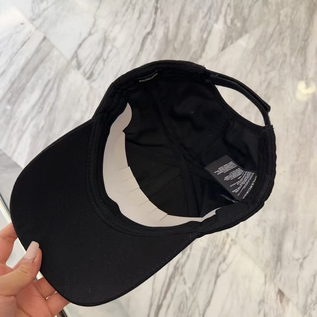 Embroidered letter new baseball cap
