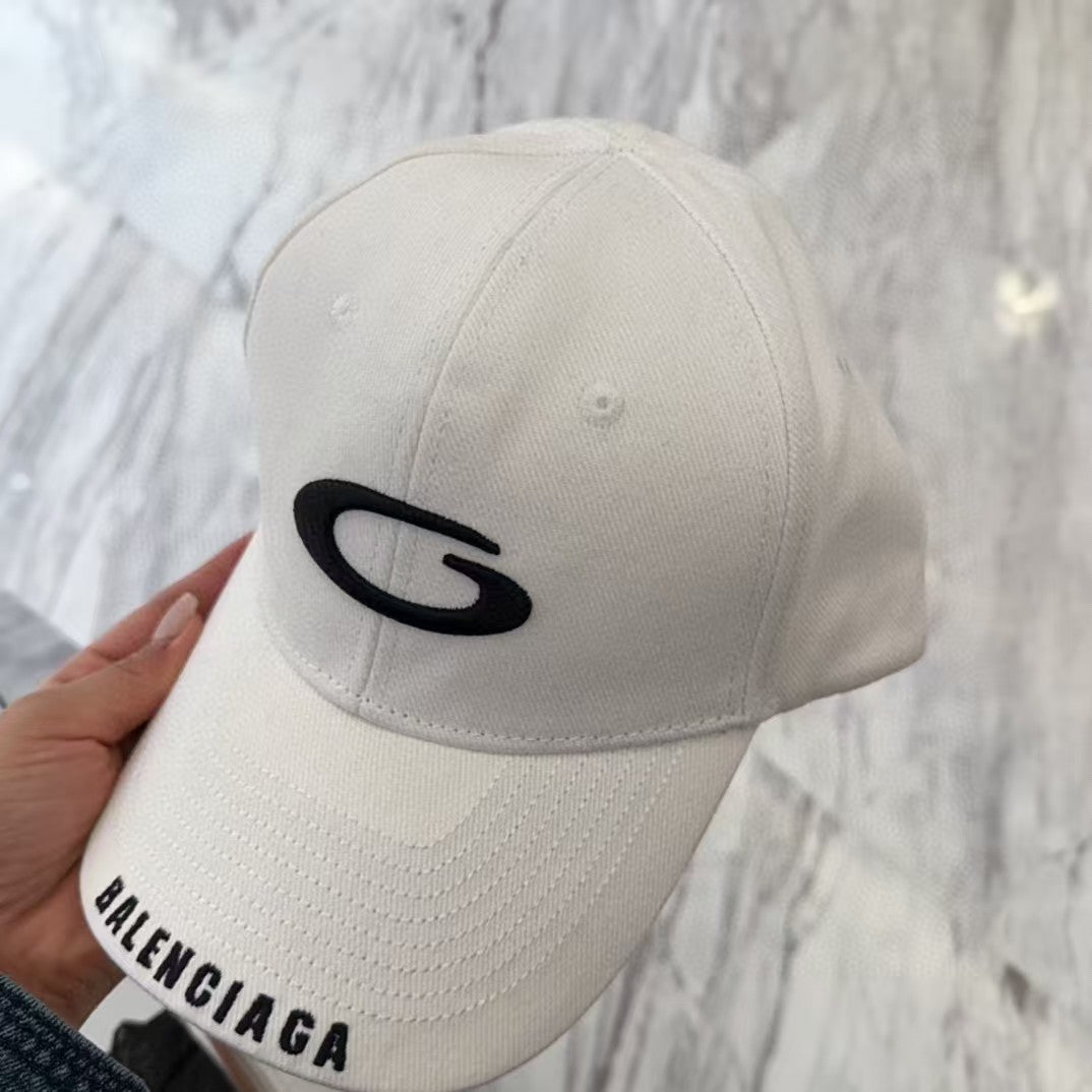 Embroidered letter new baseball cap