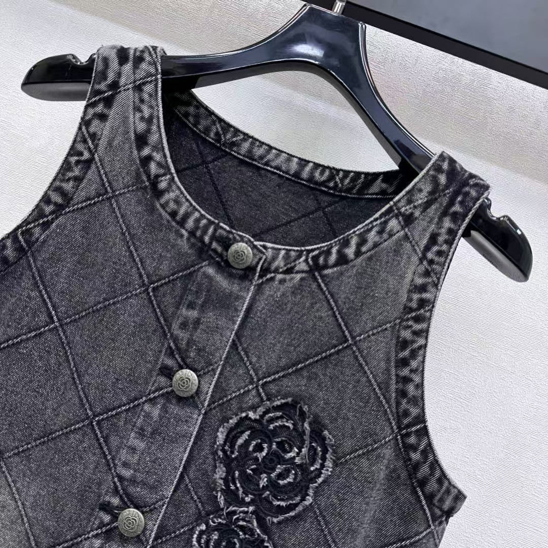 Diamond patterned denim vest skirt