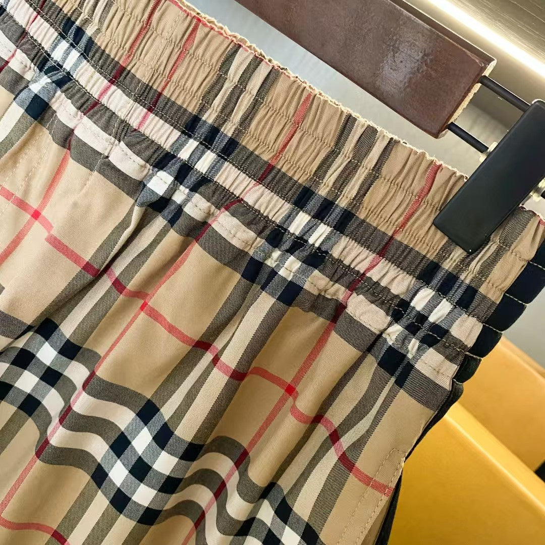 Ladies' black border plaid casual cotton shorts