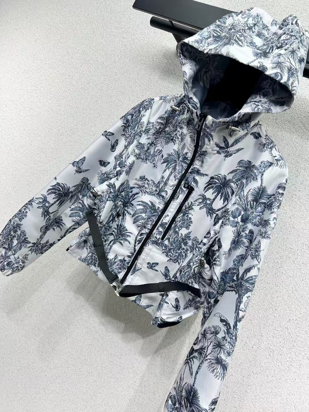 New women's outerwear