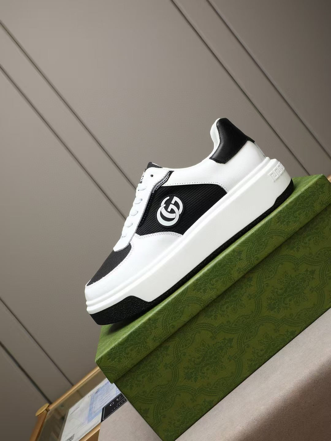 New men's shoes