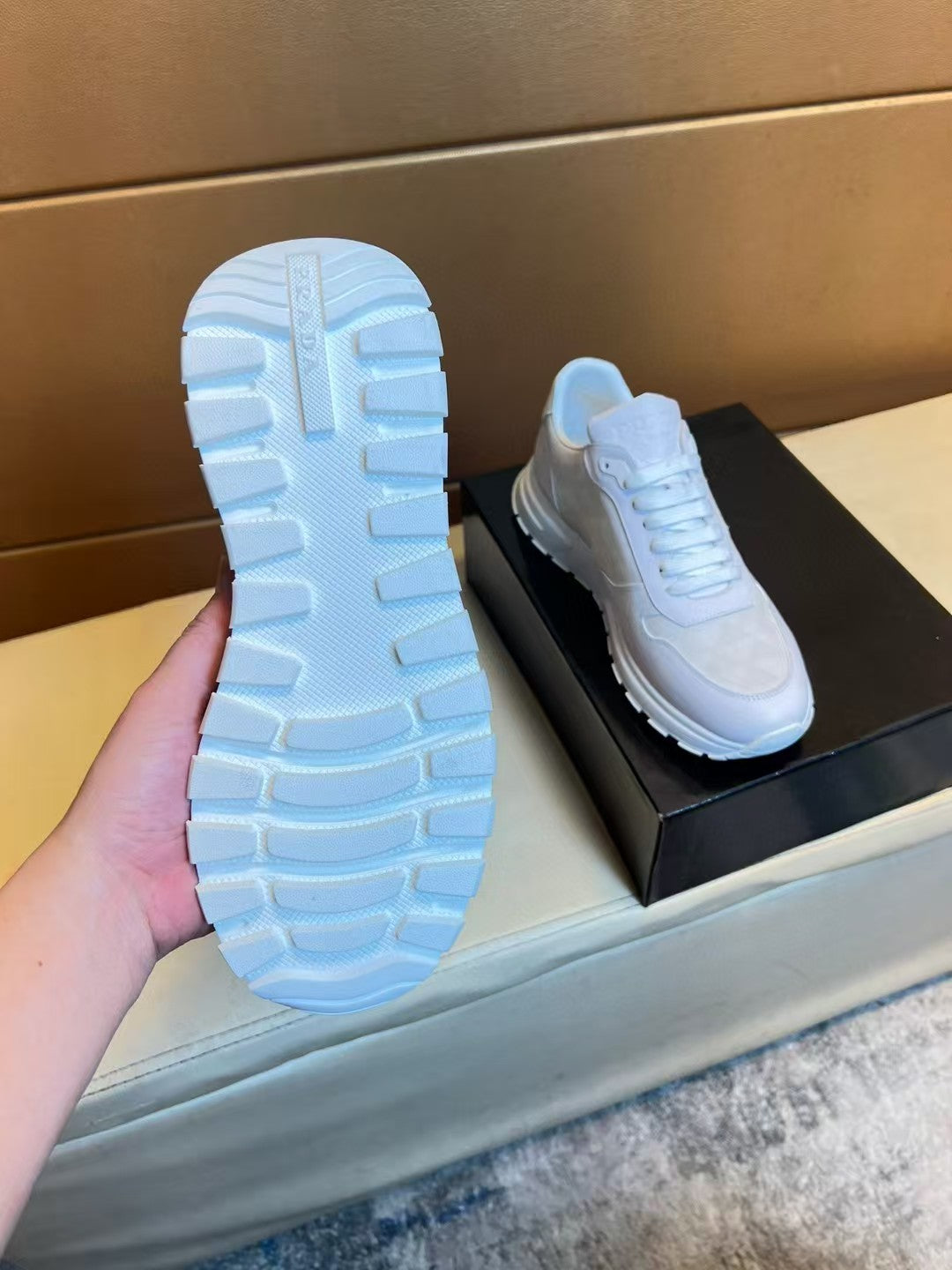 Leisure sports shoes