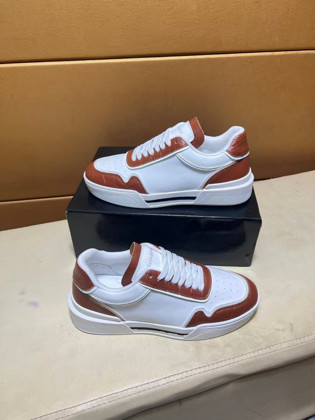 New unisex shoes