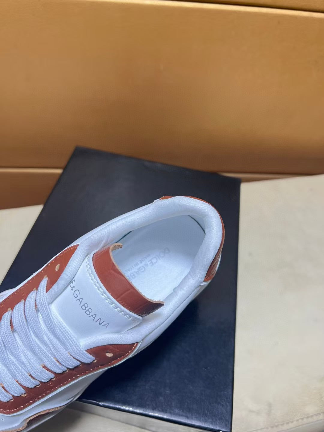 New unisex shoes