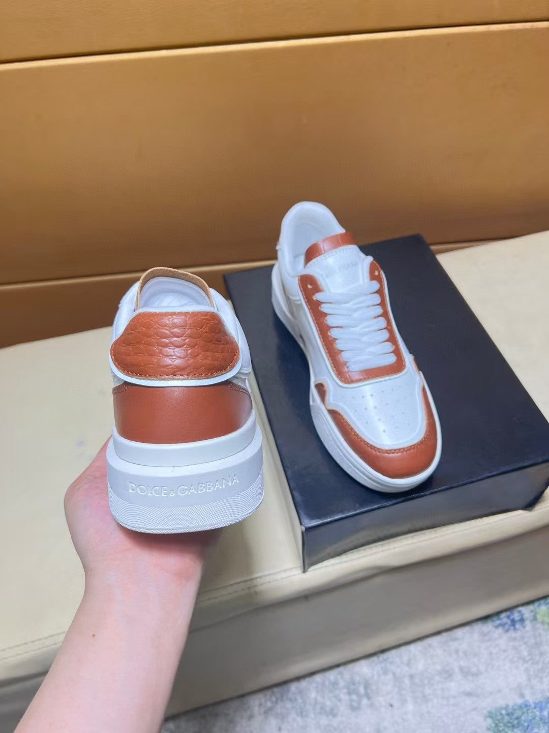 New unisex shoes