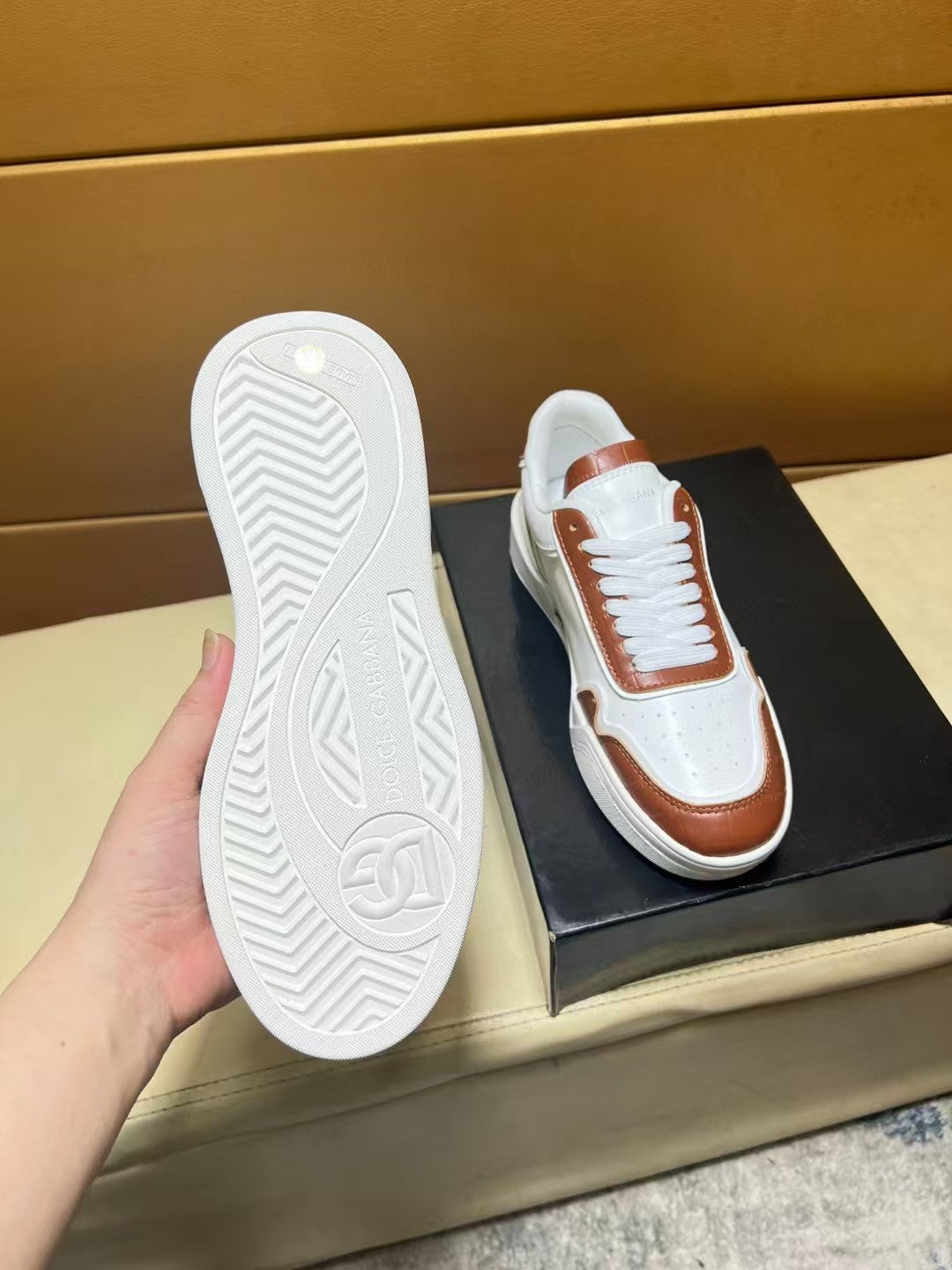 New unisex shoes