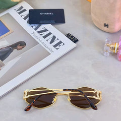Fashionable casual sunglasses