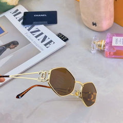Fashionable casual sunglasses