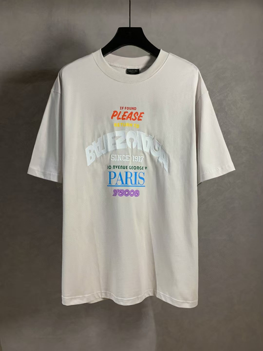 Embroidered letter round neck short sleeved T-shirt